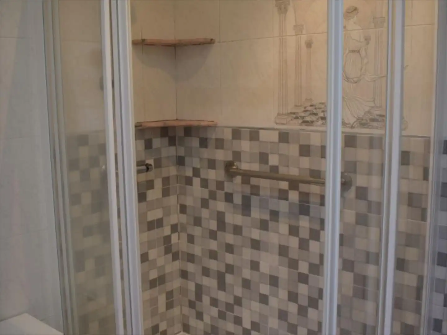 Baño de Piso en venta en Santiago de Compostela  con Calefacción, Jardín privado y Parquet