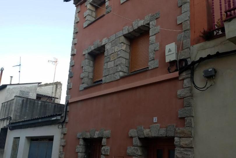 Single-family semi-detached for sale in Calle Burtina, 1, Almudévar, Huesca - image 1 Photo 1 of Single-family semi-detached for sale in Calle Burtina, 1, Almudévar, Huesca