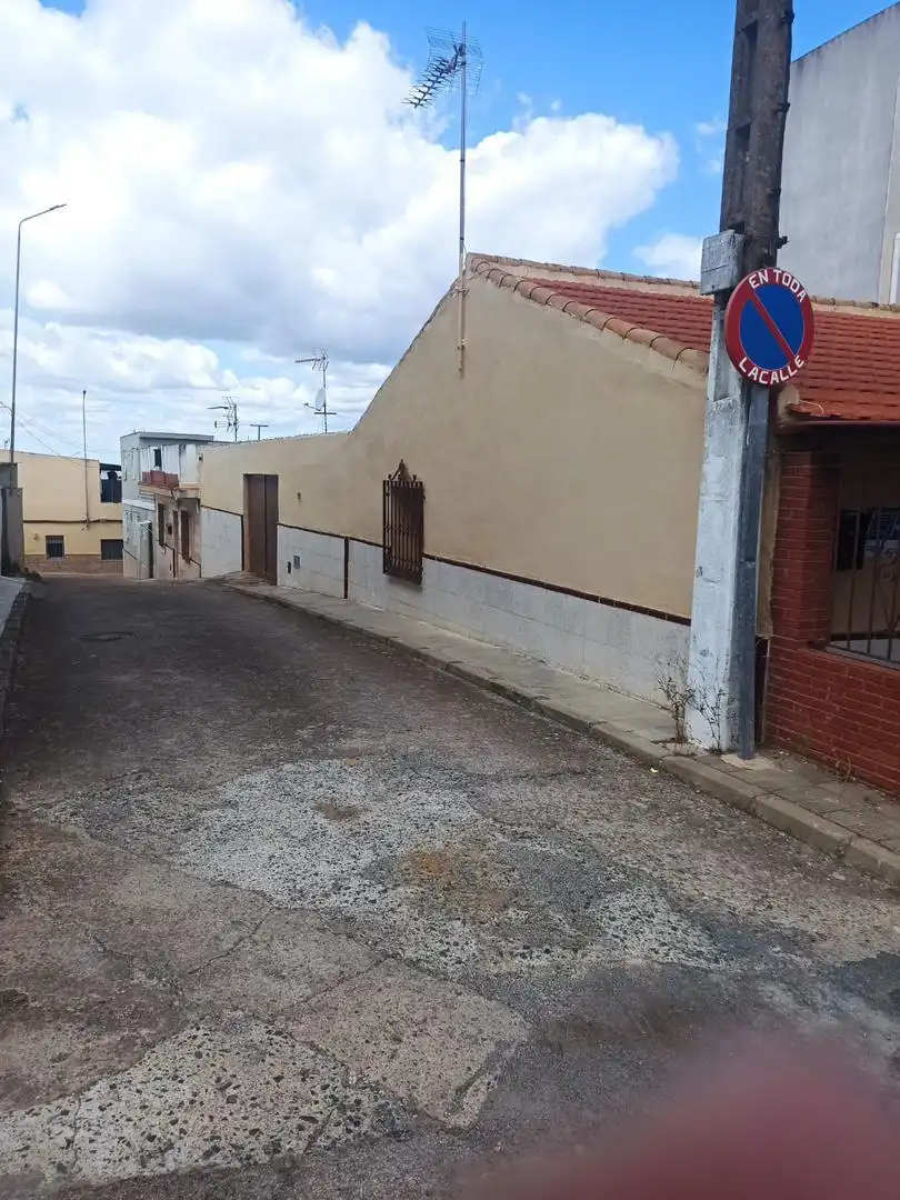 Außenansicht von Erdgeschoss zum Verkauf in Villanueva del Río y Minas mit Klimaanlage, Heizung und Terrasse