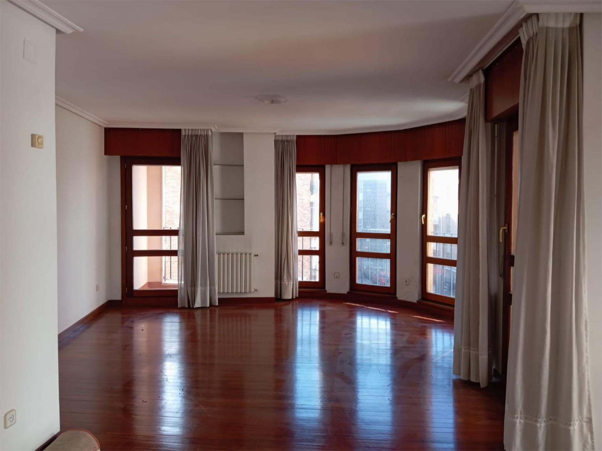 Living room of Flat for sale in Torrelavega   with Terrace and Balcony
