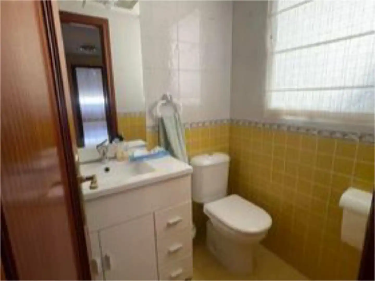Casa adosada en venda a Calle Jacaranda, 20, Maria Auxiliadora - Barriada de Llera Bany de Casa adosada en venda en Badajoz amb Aire condicionat, Calefacció i Terrassa