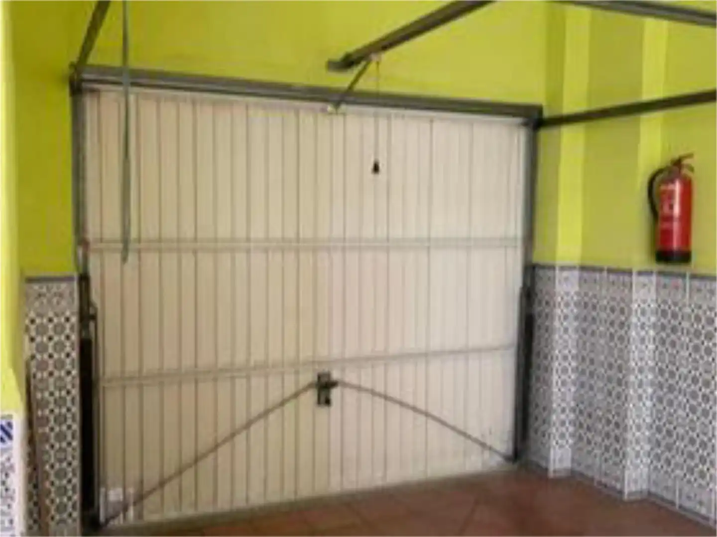 Casa adosada en venda a Calle Jacaranda, 20, Maria Auxiliadora - Barriada de Llera Aparcament de Casa adosada en venda en Badajoz amb Aire condicionat, Calefacció i Terrassa
