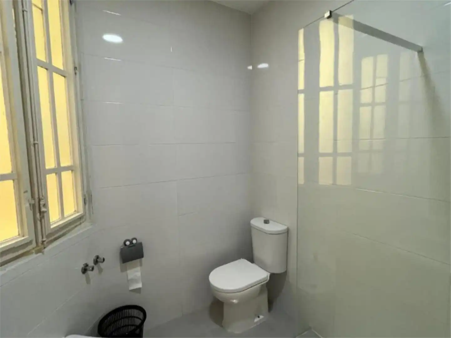 Baño de Piso en venta en Melilla con Terraza, Amueblado y Balcón