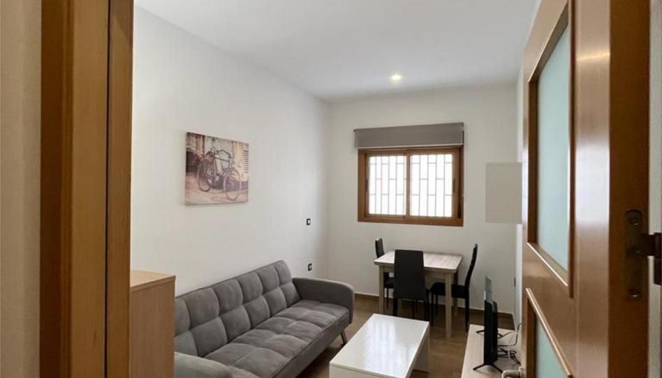 Foto 1 de Piso de alquiler en Avenida Cándido Lobera, 23, Centro, Melilla