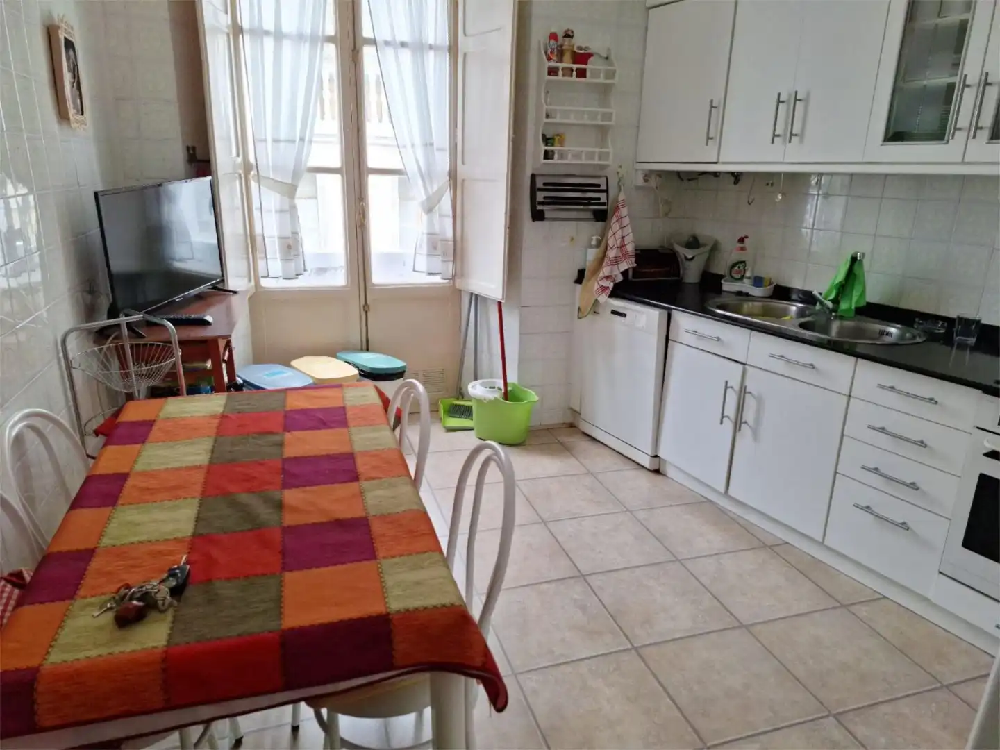 Cuina de Casa adosada en venda en Mondoñedo amb Calefacció, Terrassa i Traster