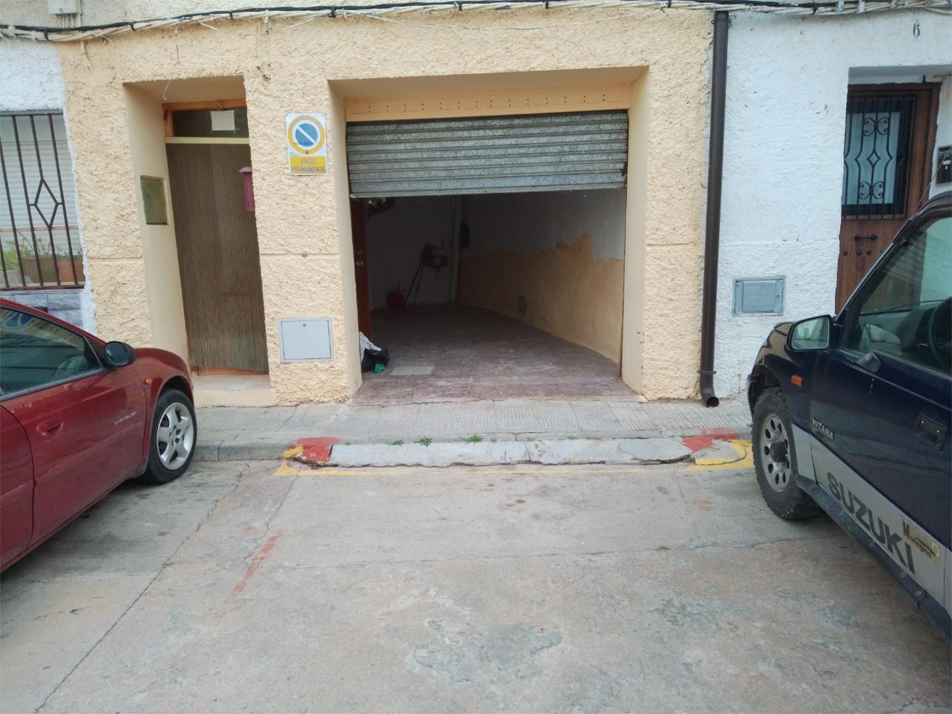 Parking of Flat for sale in Morés  with Air Conditioner, Heating and Private garden