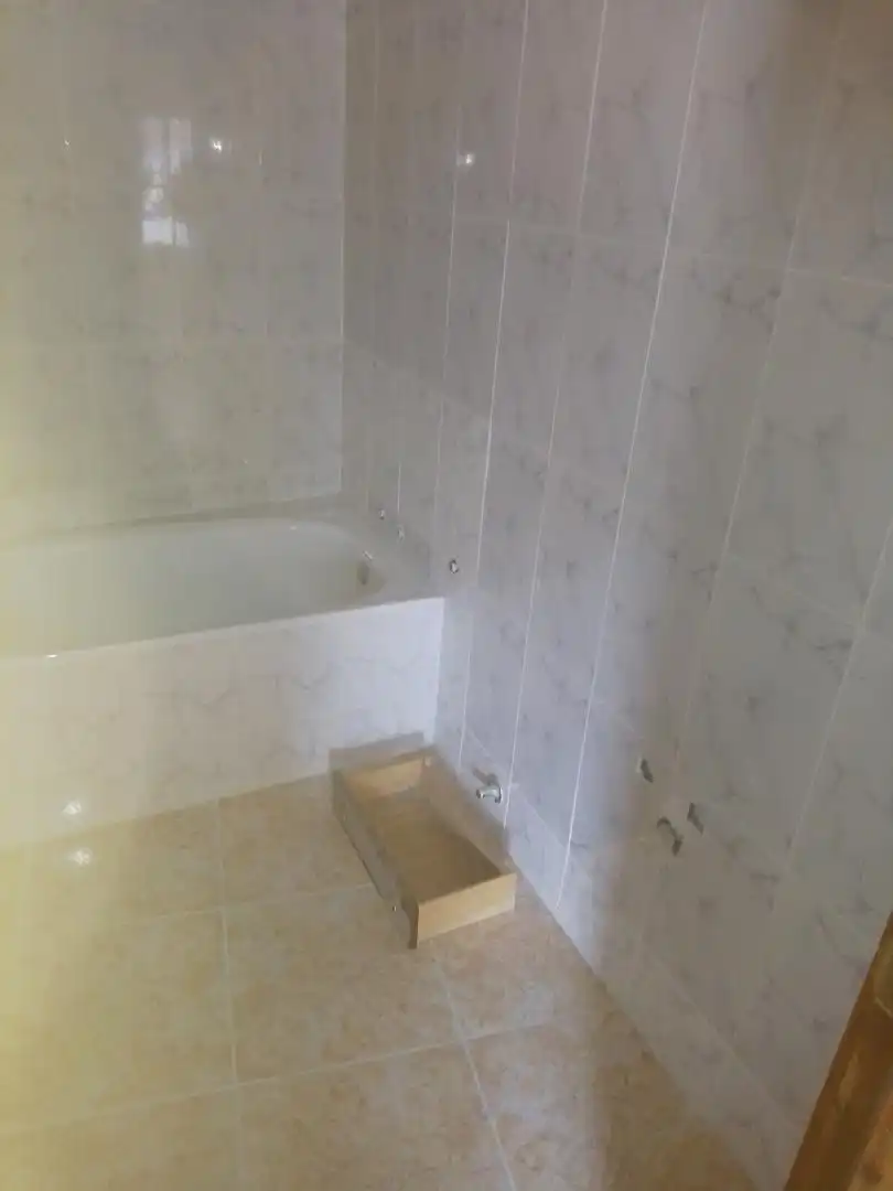 Badezimmer von Wohnung zum Verkauf in Morés mit Klimaanlage, Heizung und Privatgarten