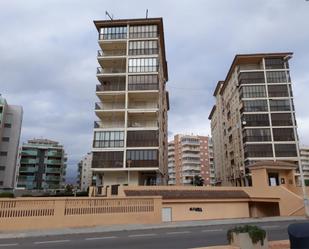 Vista exterior de Apartament de lloguer en Benicasim / Benicàssim amb Aire condicionat, Piscina i Balcó