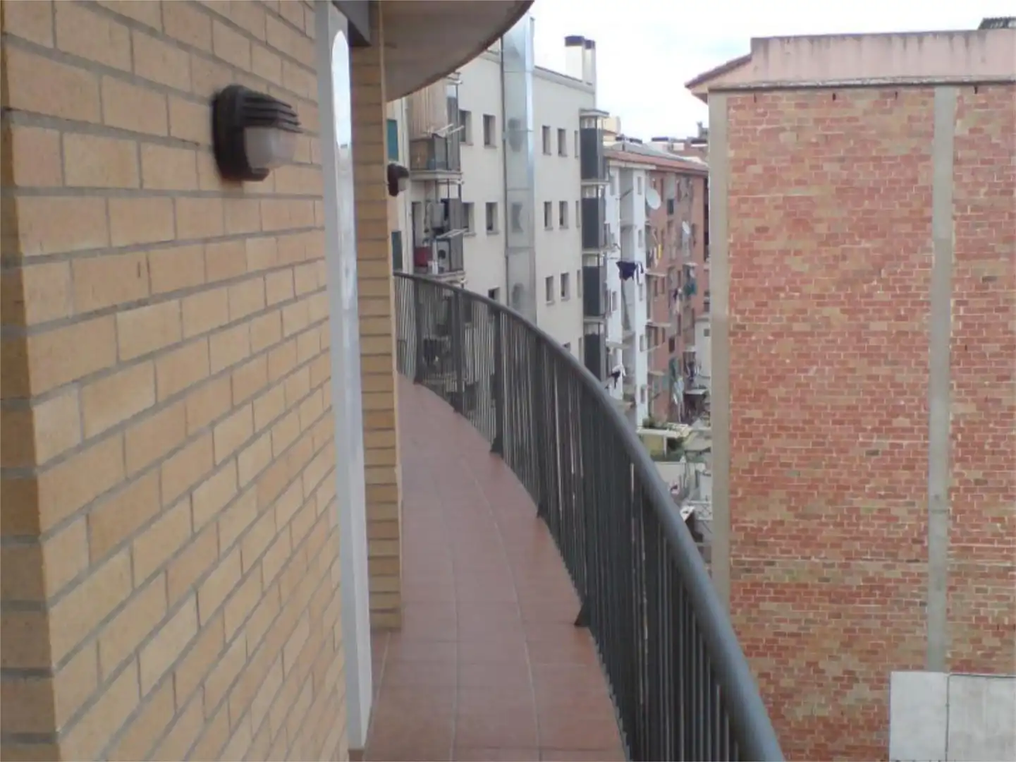 Pis en venda a Carrer de Josep Irla, 25, Mas Masó - Hospital Terrassa de Pis en venda en Salt amb Calefacció, Aparcament comunitari i Balcó