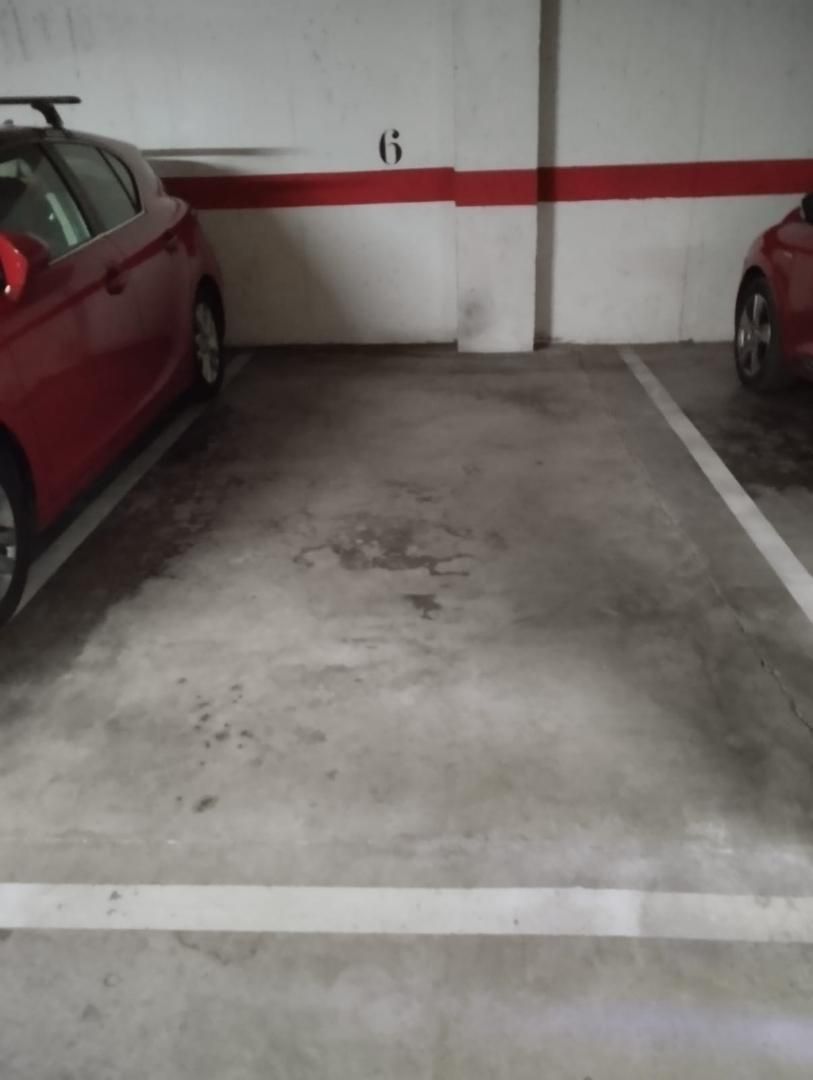 Garatge de lloguer a Calle Algemesí, 2, Ciutat del Transport - La Salera