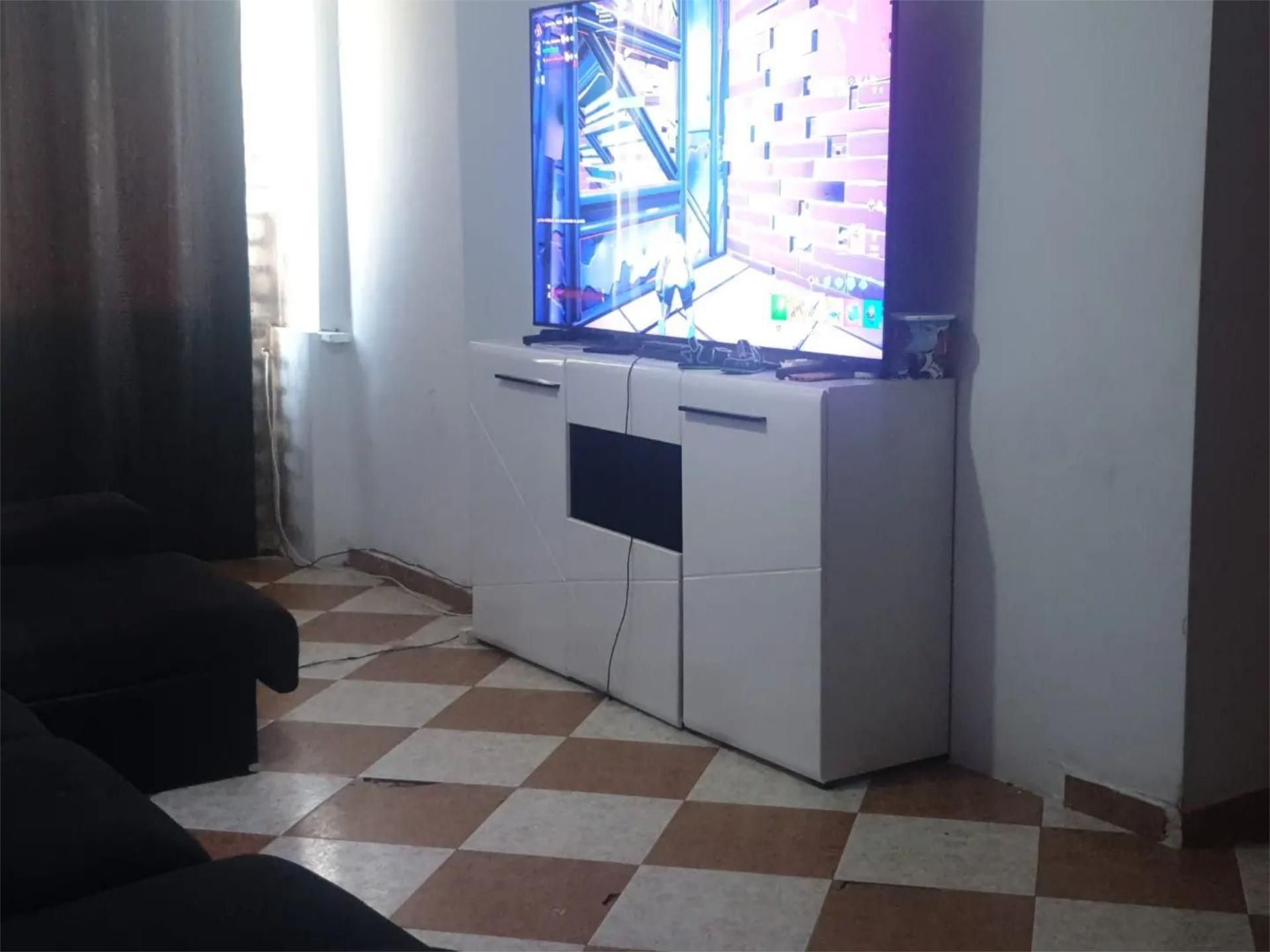 Living room of Flat for sale in  Sevilla Capital  with Air Conditioner