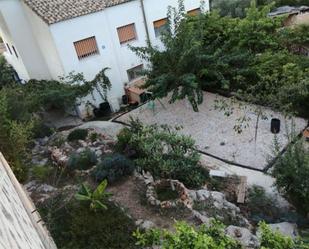 Jardí de Casa o xalet en venda en Chiva amb Terrassa