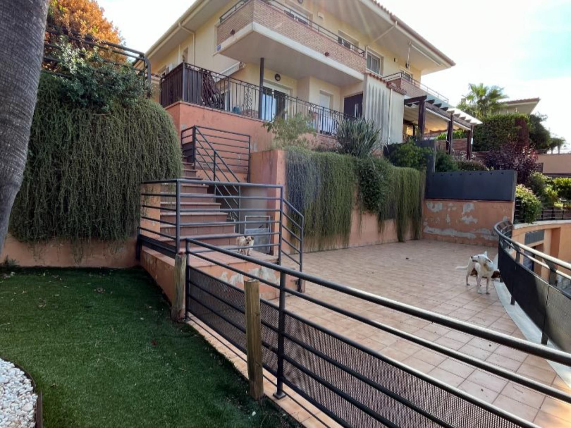 Vista exterior de Casa o xalet en venda en Sant Pol de Mar amb Aire condicionat, Calefacció i Jardí privat