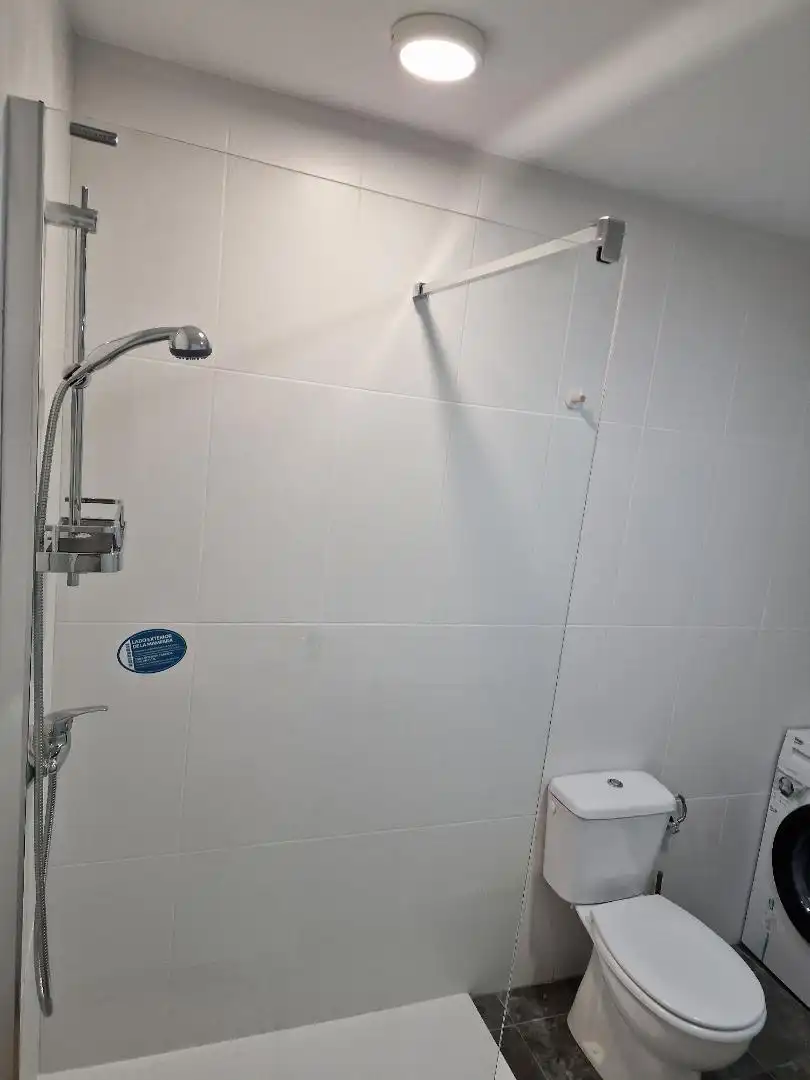 Flat for rent in Avinguda de Novelda, 12, Carrús Este Bathroom of Flat for rent in Elche / Elx with Air Conditioner, Parquet flooring and Furnished