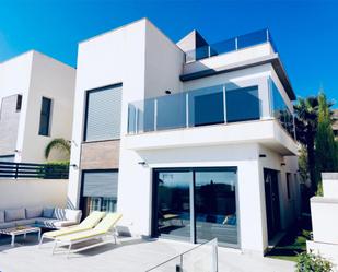 Vista exterior de Casa o xalet en venda en Finestrat amb Aire condicionat, Terrassa i Piscina