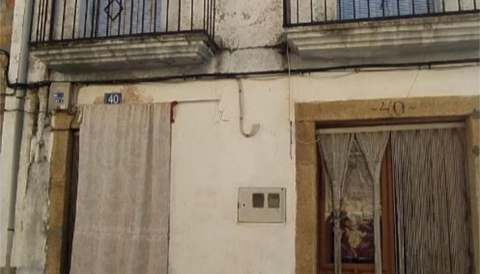 Foto 1 de Casa adosada en venda a Calle Maestro Don Manuel Fernández, 35, Valverde del Fresno, Cáceres