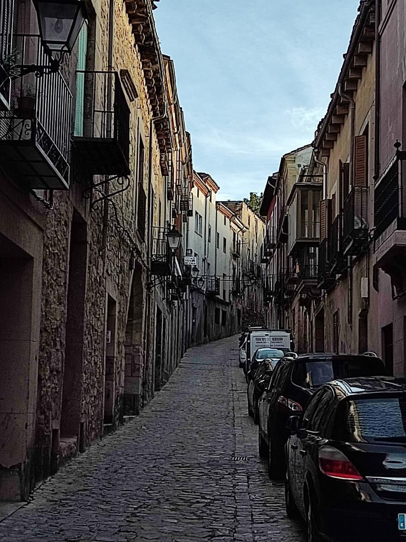 Vista exterior de Pis en venda en Sigüenza amb Traster i Aparcament comunitari