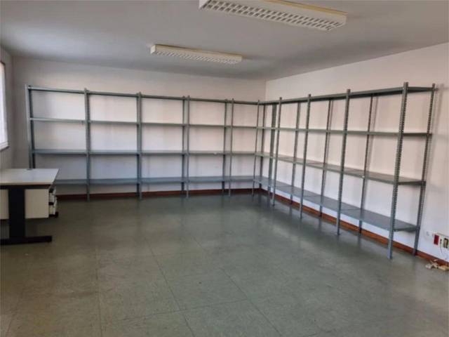 Oficina en Alquiler en Calle Topacio, 43 en Polígono San Cristóbal