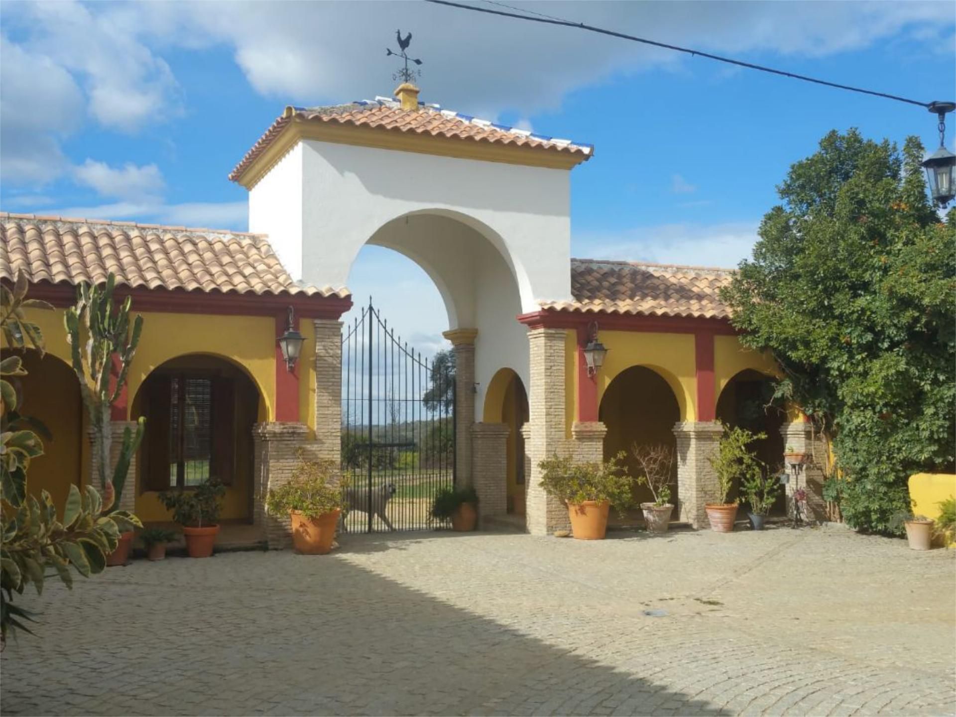 Finca rústica en venda en Castilblanco de los Arroyos amb Aire condicionat, Calefacció i Jardí privat