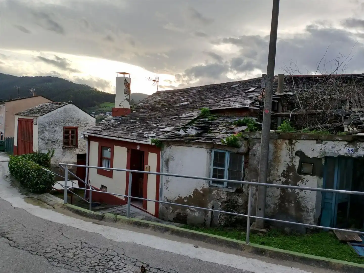 Country homes for sale in Calle Galea, 41, Vegadeo Exterior view of Country homes for sale in Vegadeo