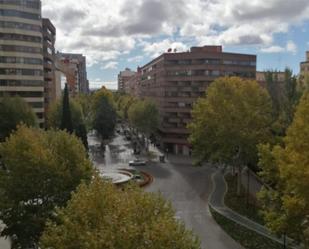 Vista exterior de Pis en venda en  Albacete Capital amb Calefacció, Parquet i Terrassa