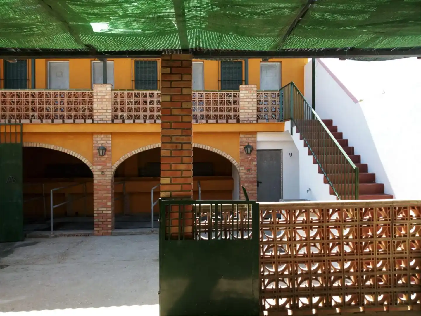 Casa adosada en venda a Calle Torre la Higuera, 34, El Rocío Vista exterior de Casa adosada en venda en Almonte amb Terrassa i Balcó