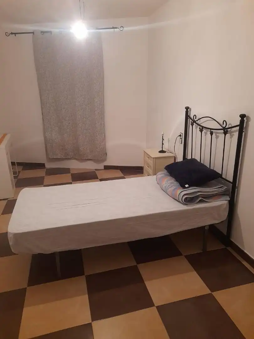 Habitación de Piso para compartir en San Juan del Puerto con Amueblado, Horno y Lavadora