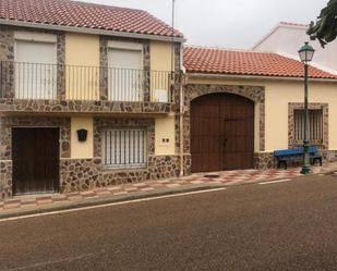 Exterior view of Flat for sale in Sevilleja de la Jara  with Private garden, Parquet flooring and Terrace