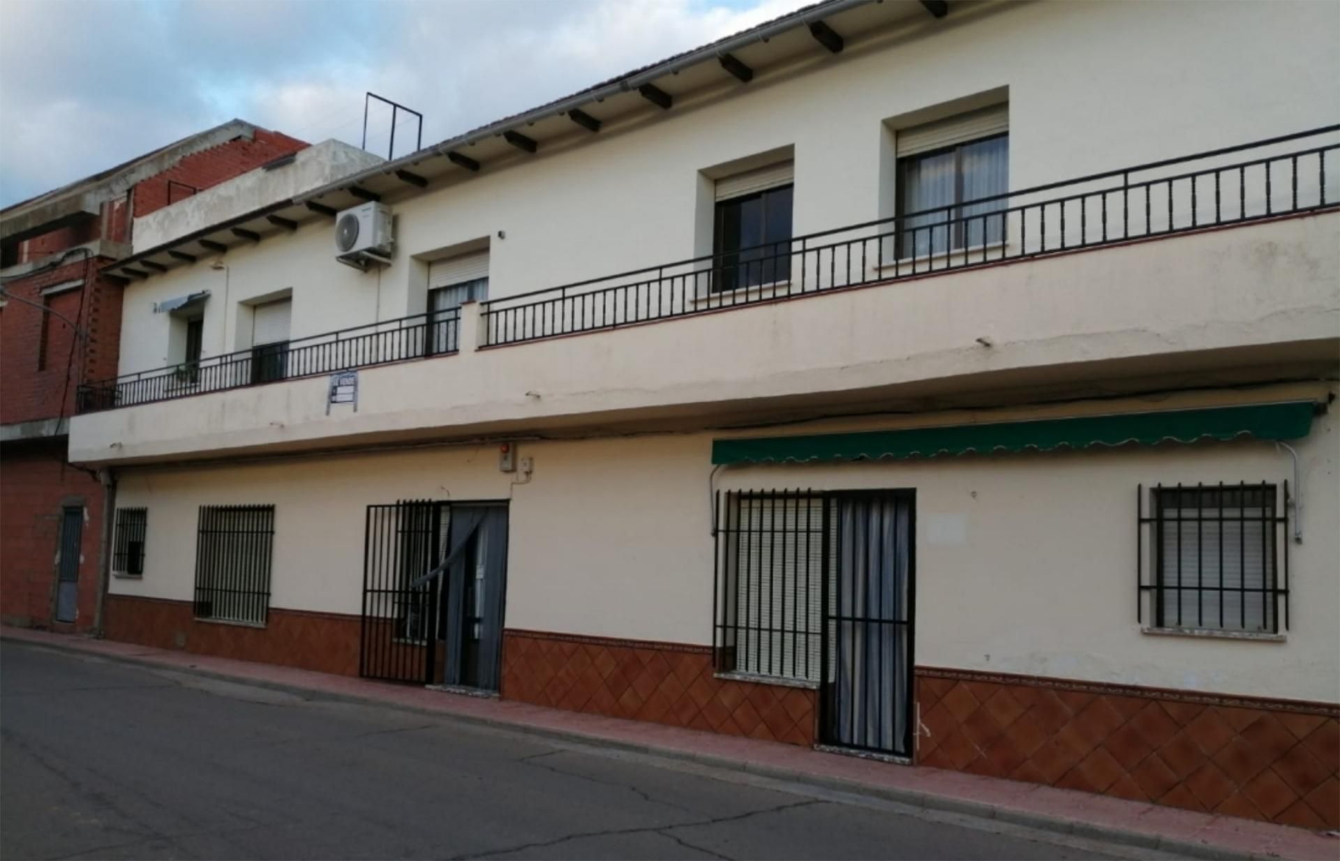 Exterior view of House or chalet for sale in El Robledo    with Air Conditioner, Heating and Terrace