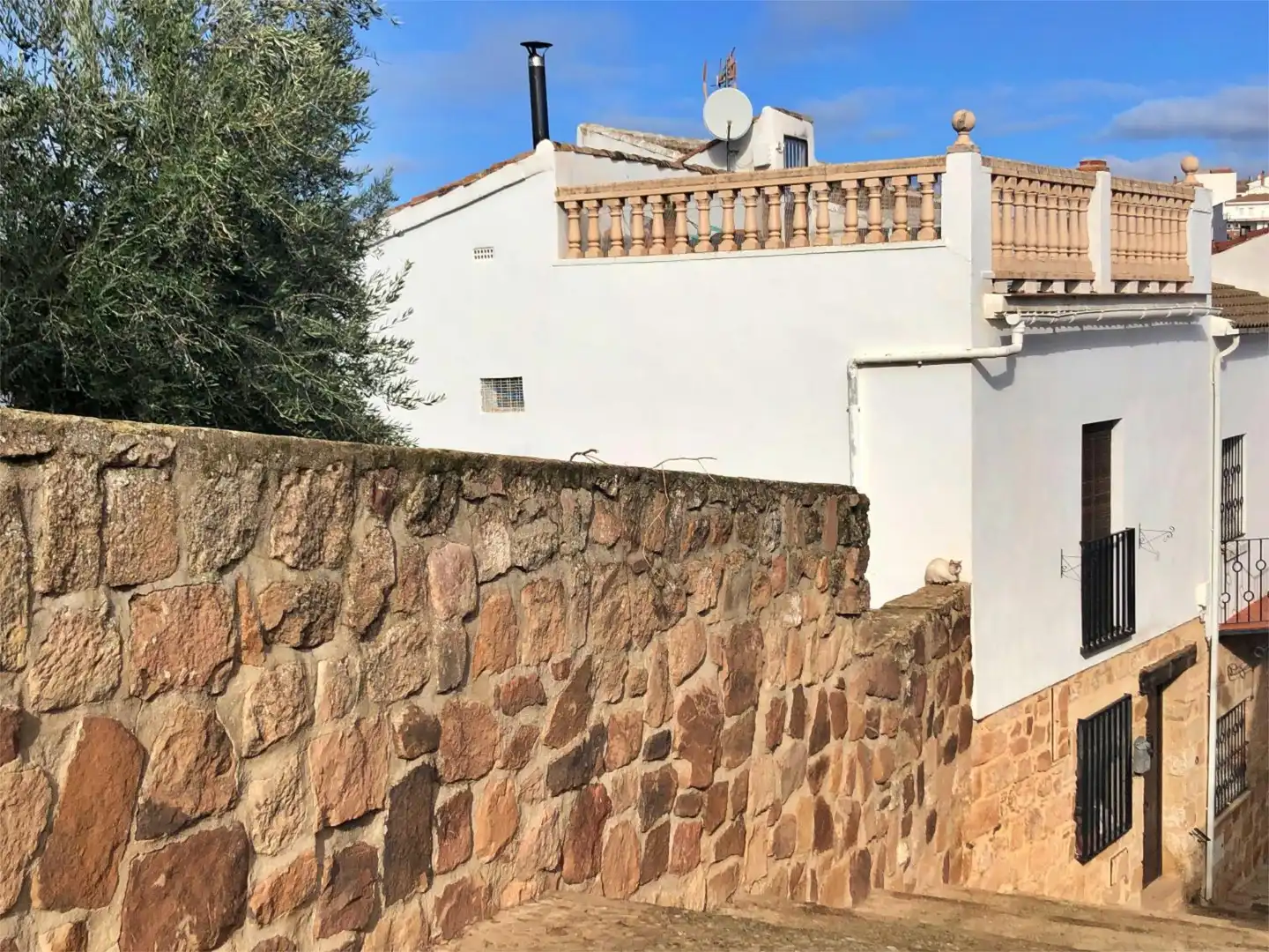 Casa o chalet en venta en Calle Castillo, 12, Baños de la Encina Vista exterior de Casa o chalet en venta en Baños de la Encina con Terraza
