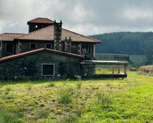 Vista exterior de Casa o xalet en venda en Oza dos Ríos amb Calefacció, Jardí privat i Parquet