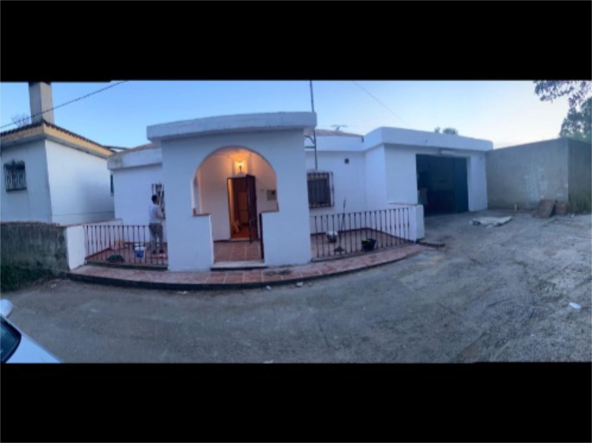 Vista exterior de Casa o xalet en venda en San Roque amb Piscina