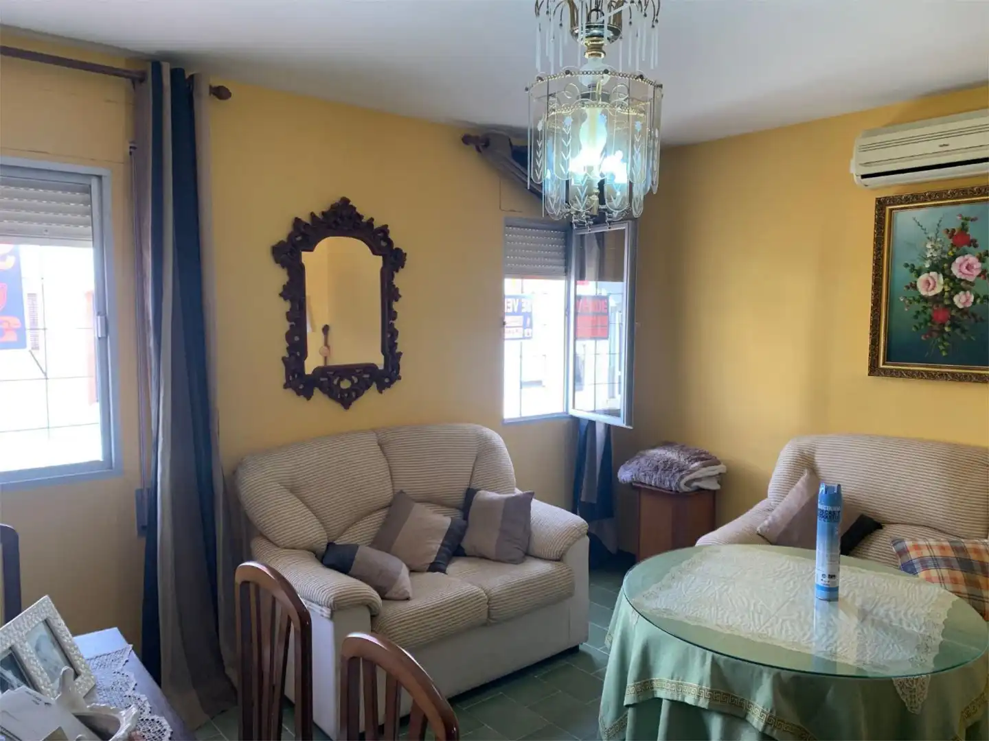 Sala de estar de Casa adosada en venta en Granja de Torrehermosa con Aire acondicionado, Terraza y Amueblado