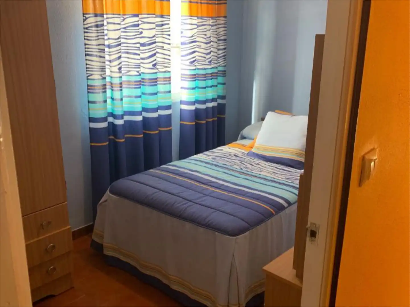 Habitación de Casa adosada en venta en Granja de Torrehermosa con Aire acondicionado, Terraza y Amueblado