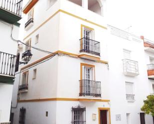 Vista exterior de Casa adosada en venda en Tolox amb Terrassa i Moblat