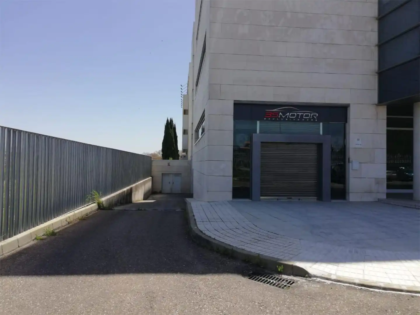 Garage for sale in Calle Chile, 4, Avenida Juan Diego Exterior view of Garage for sale in Bormujos