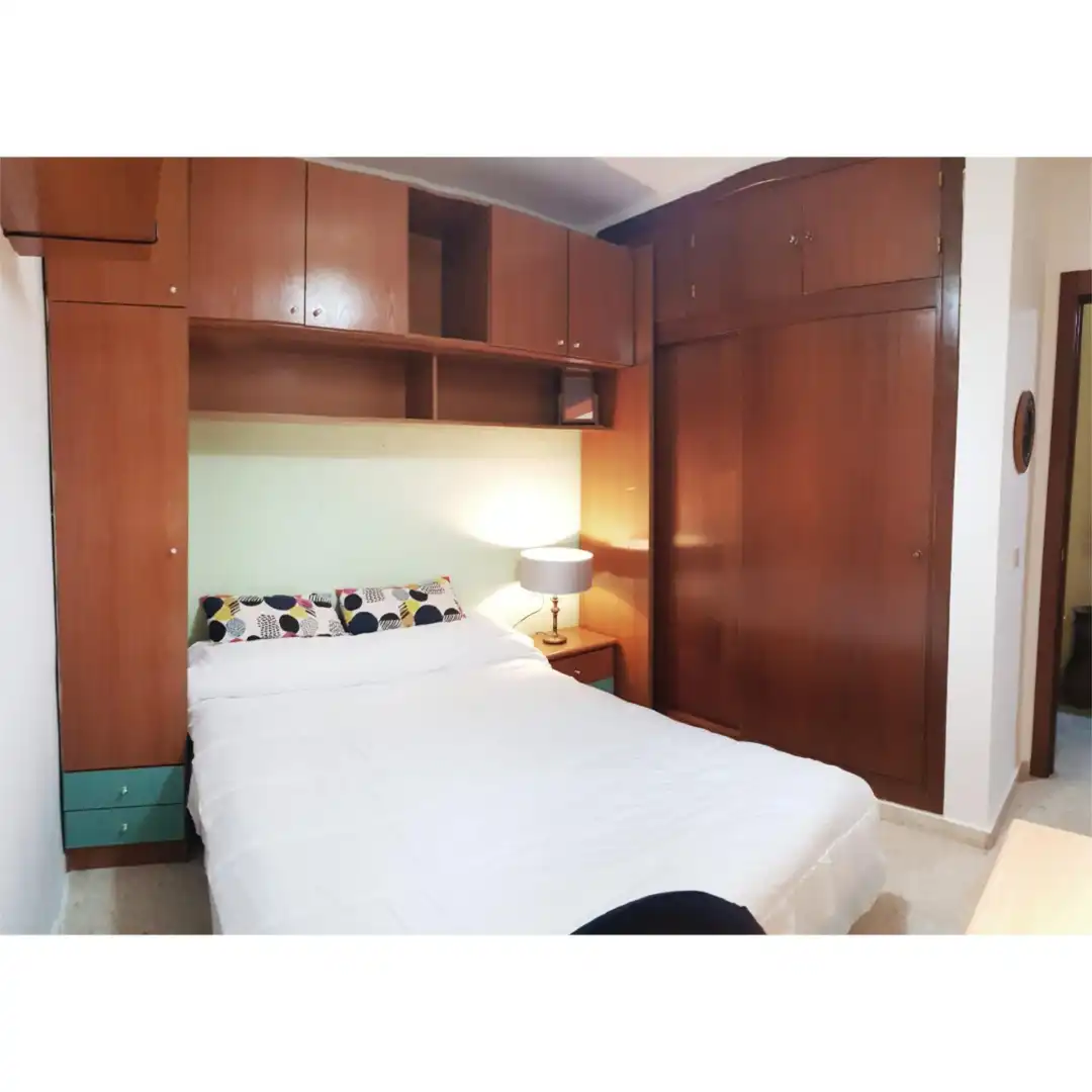 Room in Calle Leopoldo Alas "Clarín", 1, Parque Ayala - Jardín de la Abadía - Huelín Room in Calle Leopoldo Alas "Clarín", 1, Parque Ayala - Jardín de la Abadía - Huelín