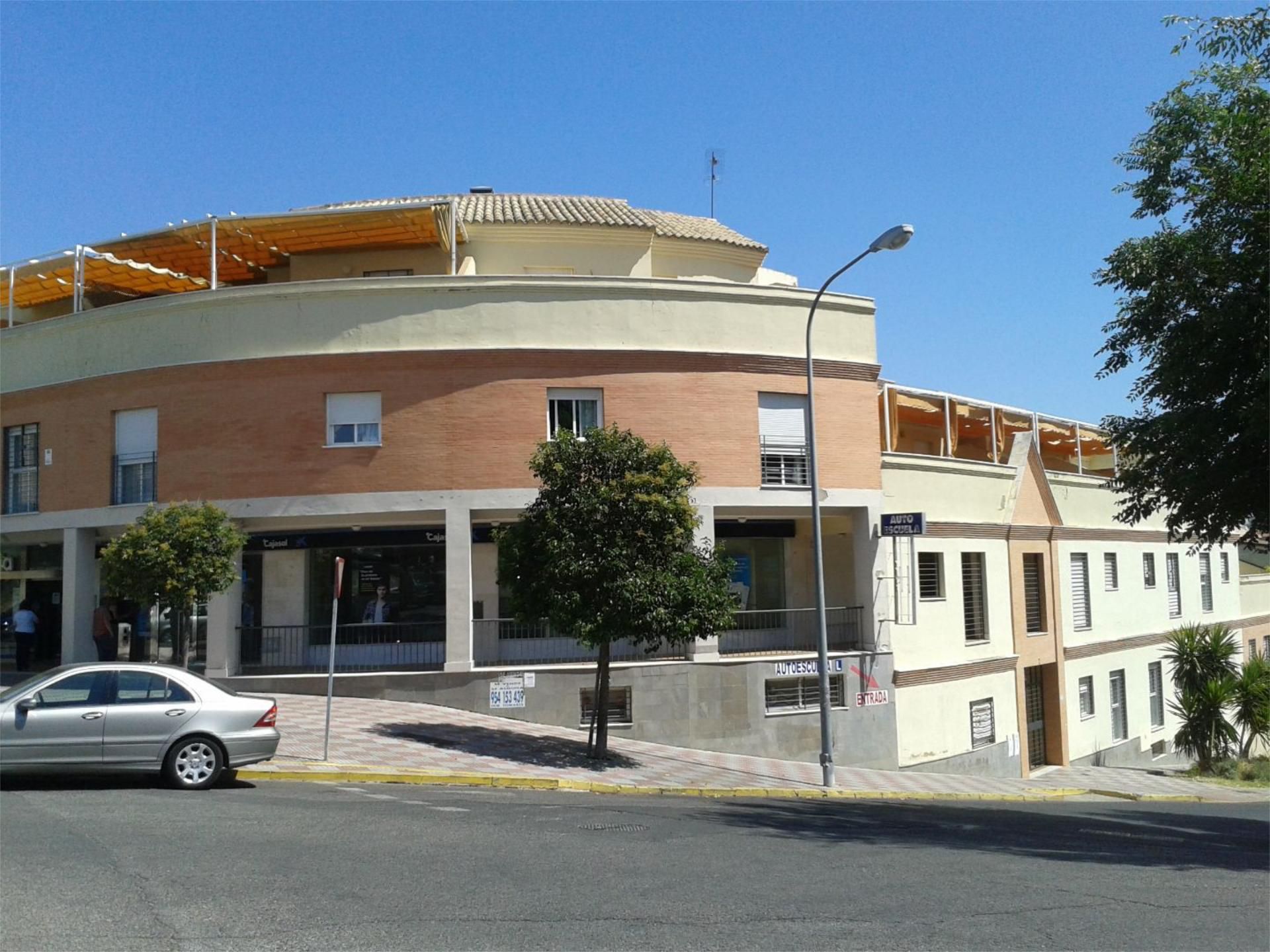 Garaje en venta en Calle Navarro Caro, 81, Centro Vista exterior de Garaje en venta en Tomares