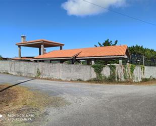 Exterior view of House or chalet for sale in Malpica de Bergantiños