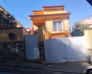 Exterior view of House or chalet for sale in L'Escala  with Terrace and Balcony