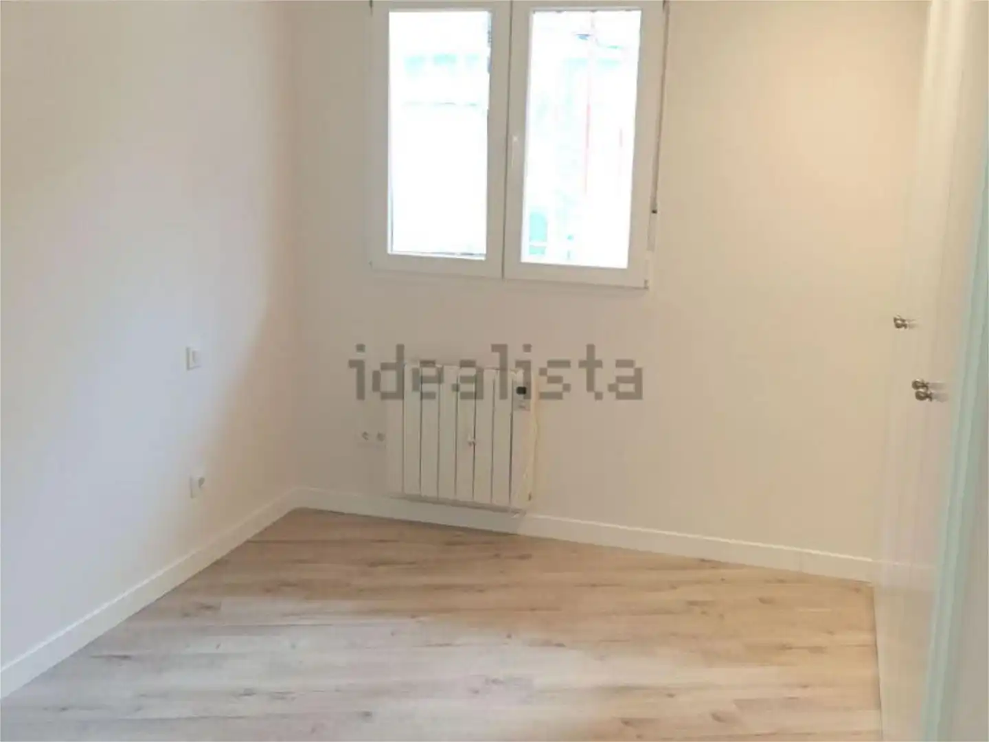 Piso en venta en Calle de la Garganta de Aísa, 34, Numancia Habitación de Piso en venta en Madrid con Aire acondicionado y Calefacción