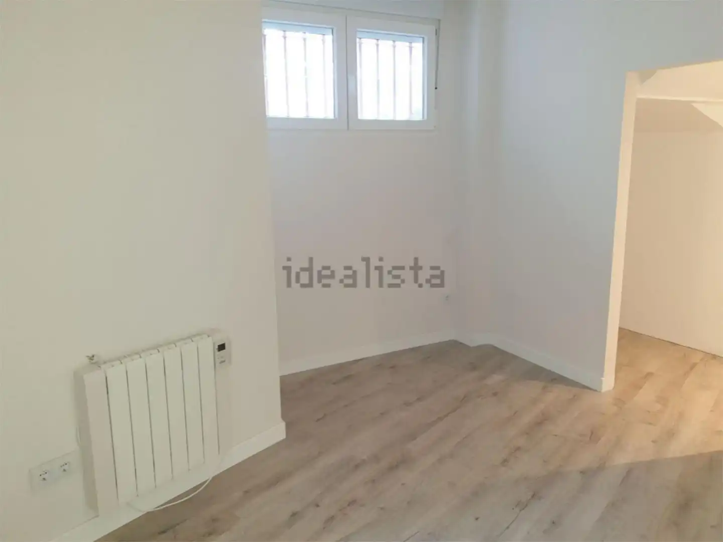 Piso en venta en Calle de la Garganta de Aísa, 34, Numancia Habitación de Piso en venta en Madrid con Aire acondicionado y Calefacción