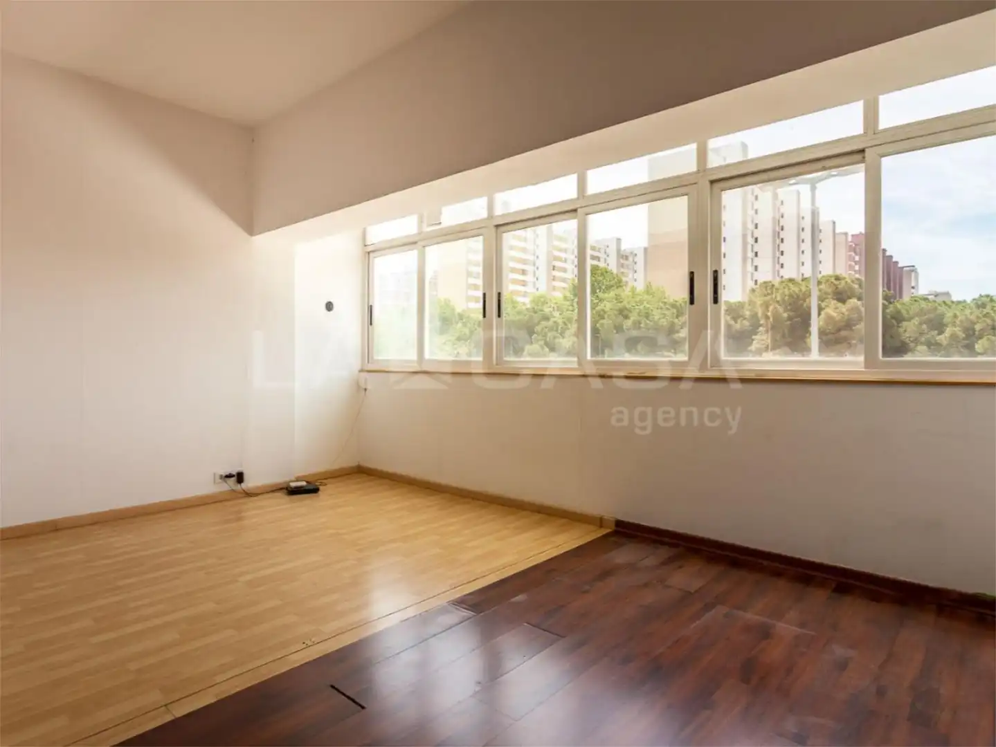 Sala de estar de Oficina de alquiler en L'Hospitalet de Llobregat