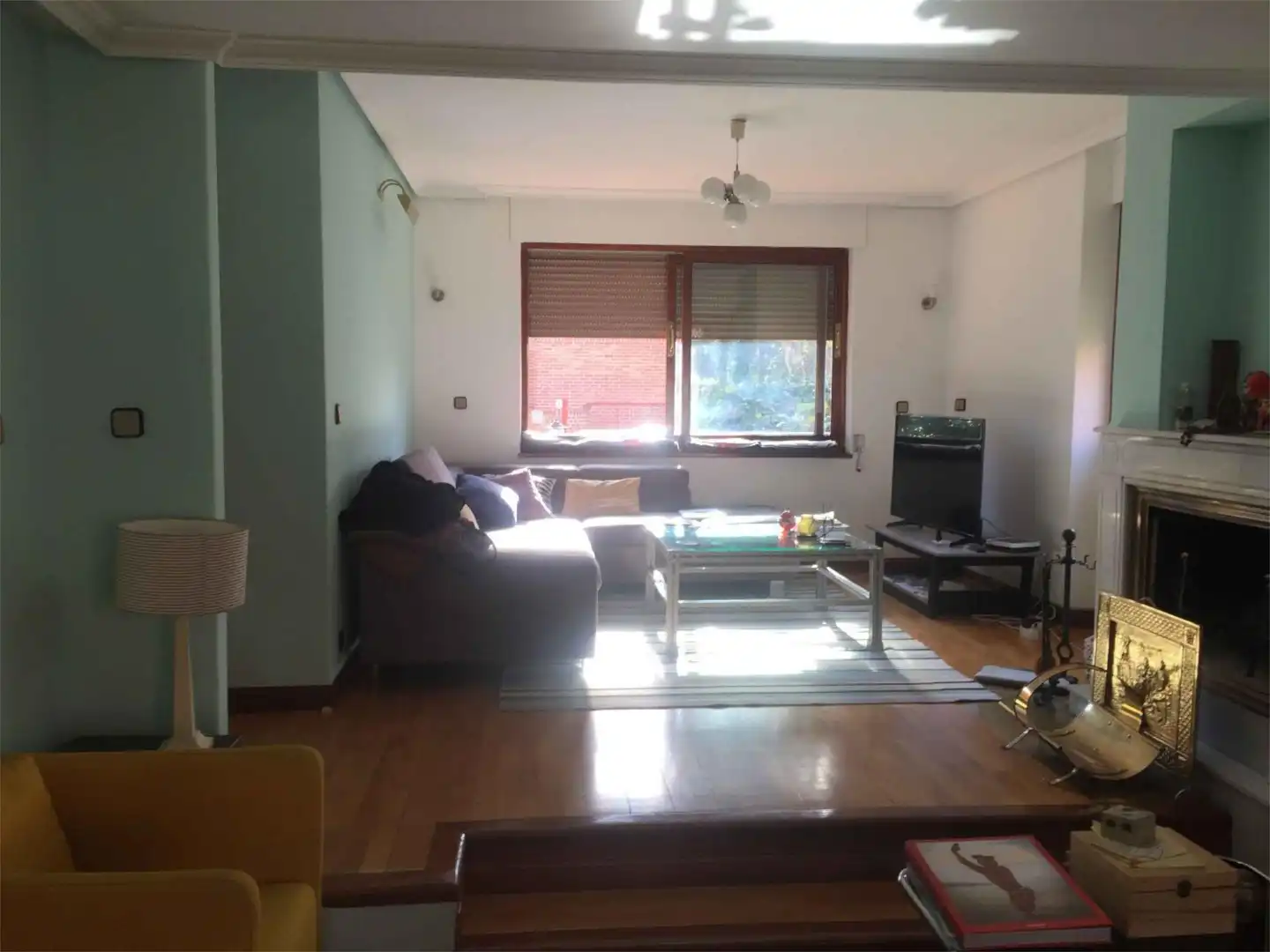 Habitación en Avenida de Logroño, 11, Alameda de Osuna Sala de estar de Casa o chalet para compartir en Madrid con Calefacción, Jardín privado y Terraza