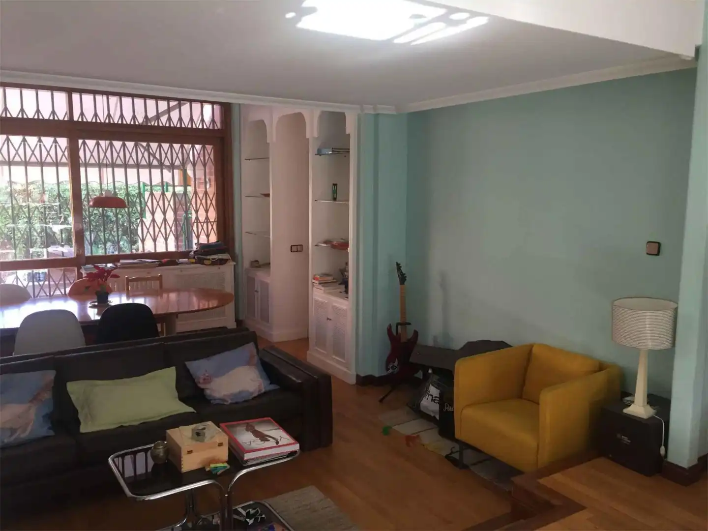 Habitación en Avenida de Logroño, 11, Alameda de Osuna Sala de estar de Casa o chalet para compartir en Madrid con Calefacción, Jardín privado y Terraza