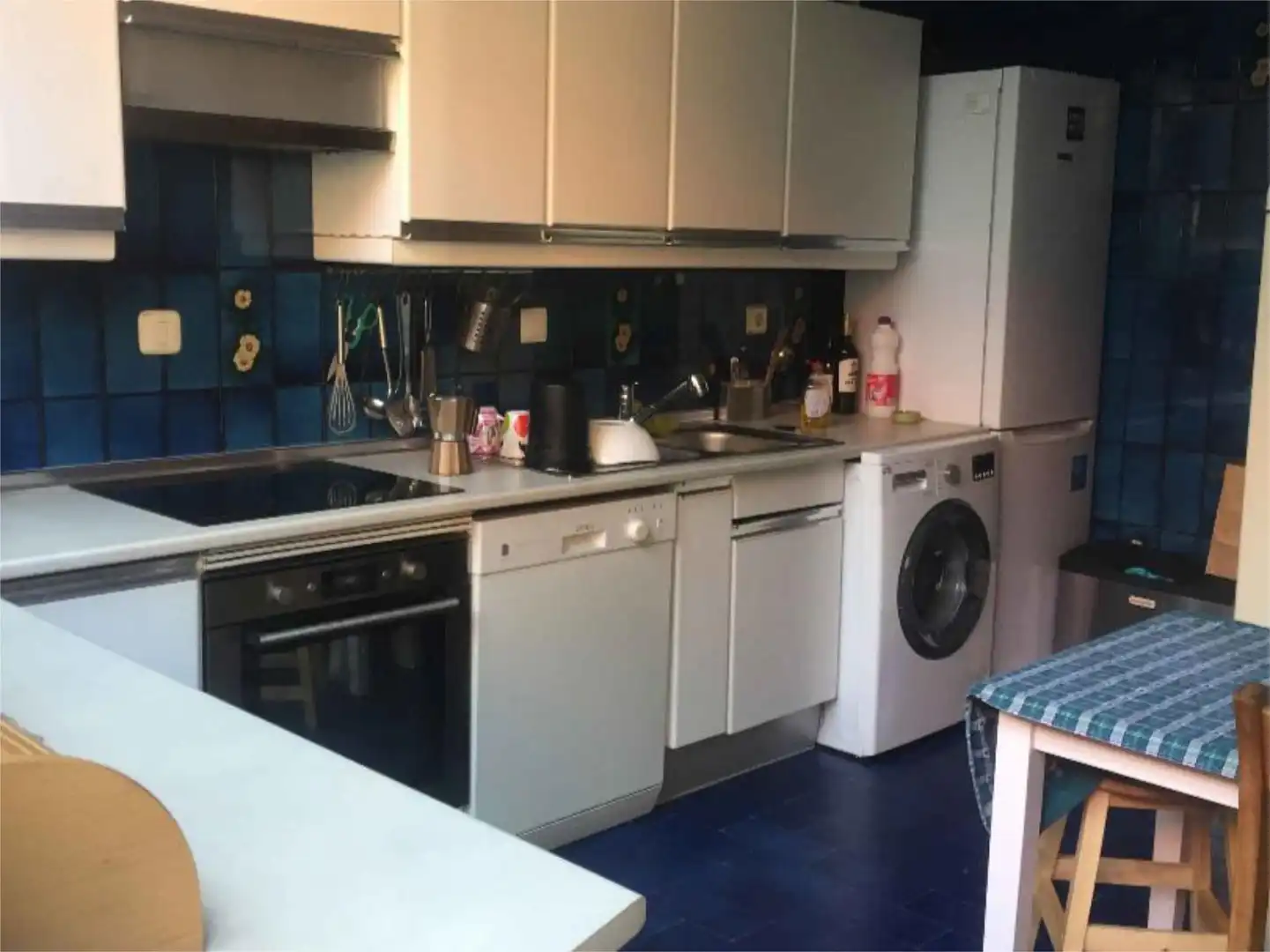 Habitación en Avenida de Logroño, 11, Alameda de Osuna Cocina de Casa o chalet para compartir en Madrid con Calefacción, Jardín privado y Terraza