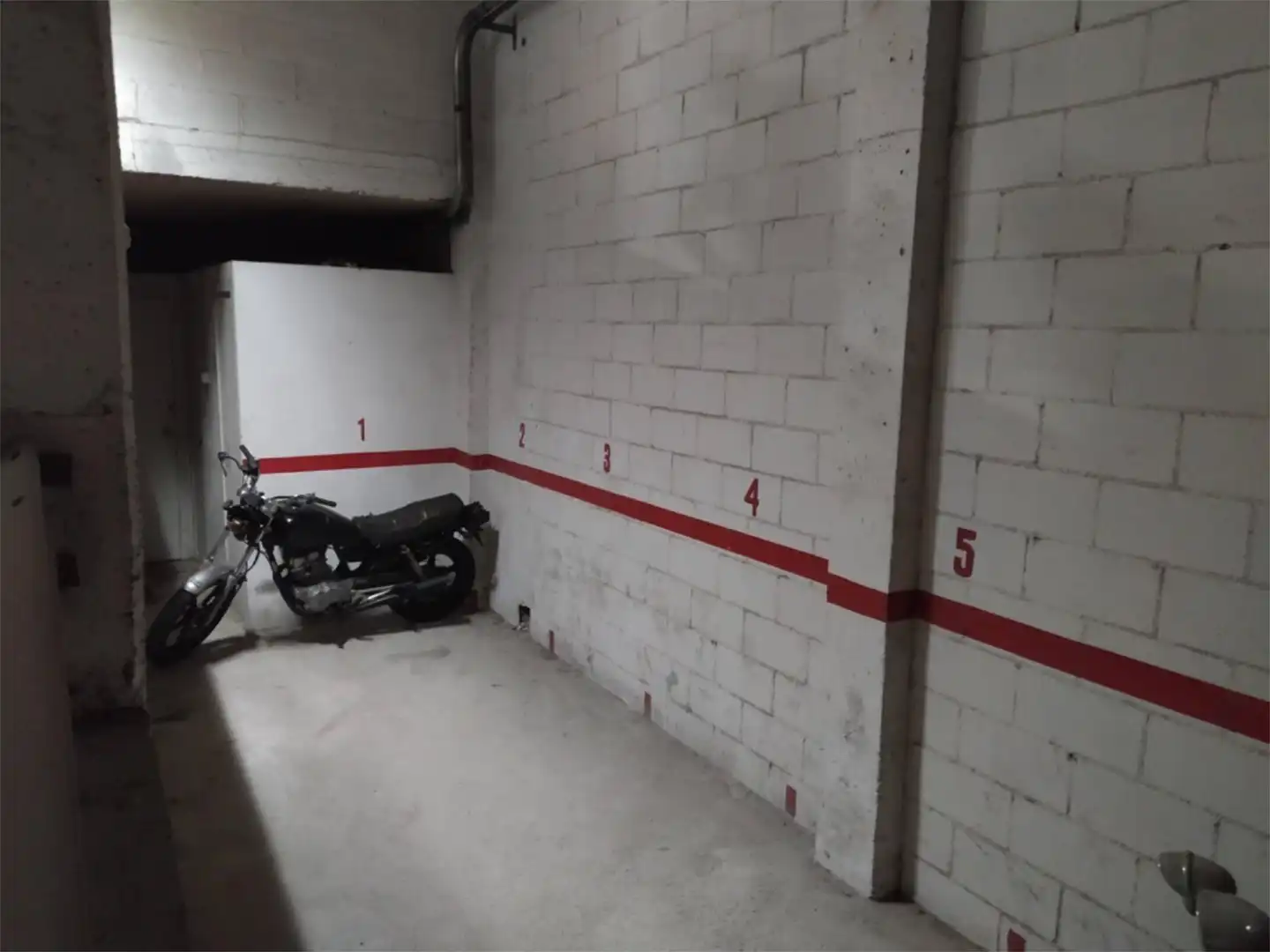 Parkplatz von Garage zur Miete in Valls