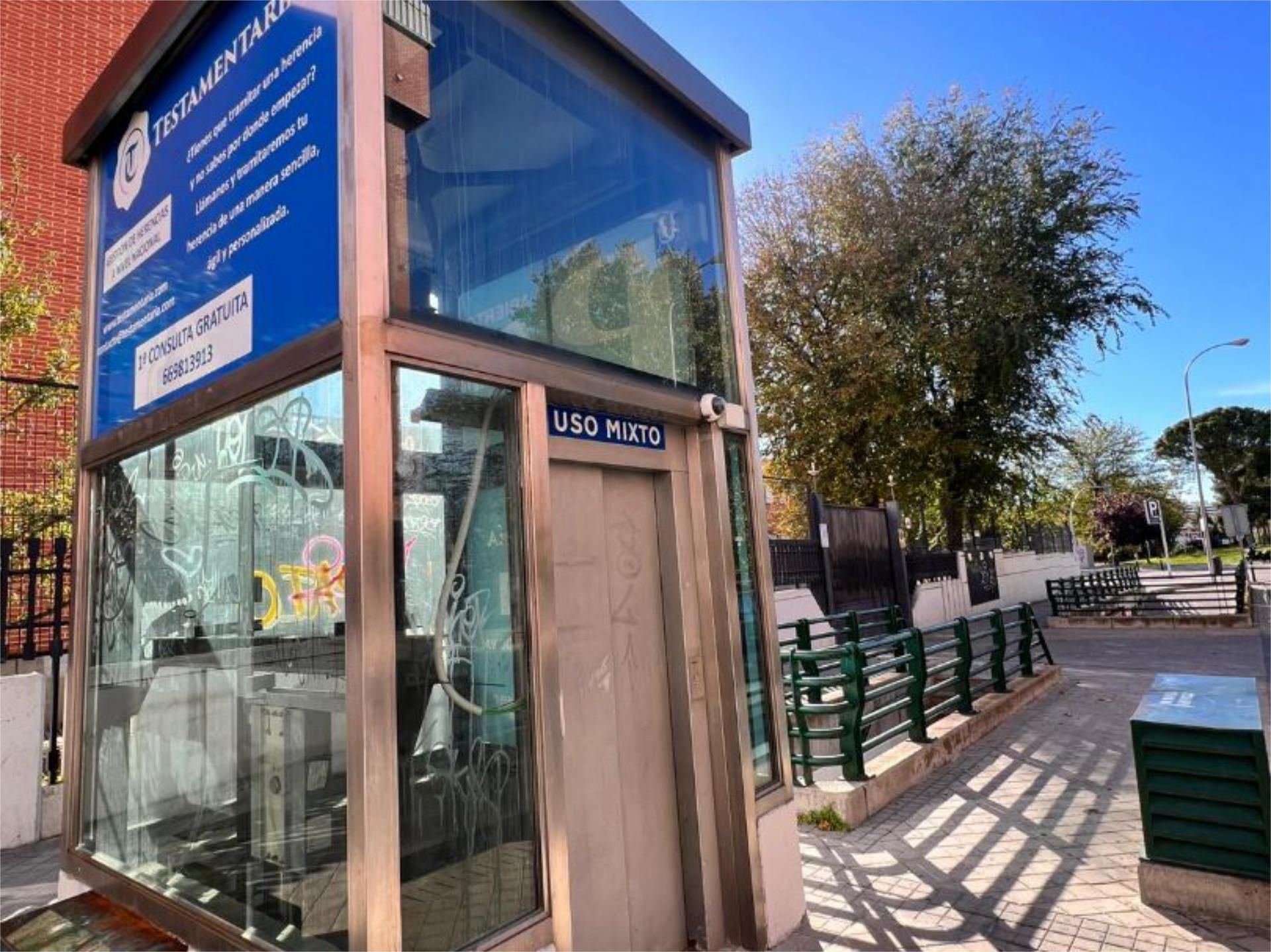 Exterior view of Garage for sale in  Madrid Capital