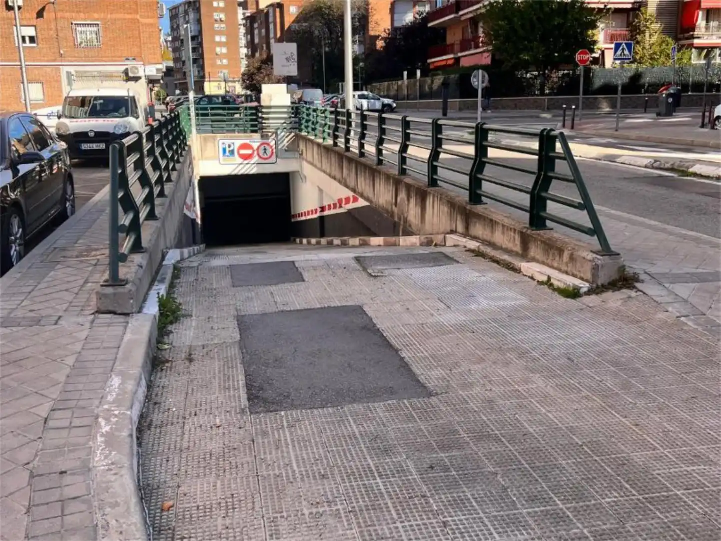 Exterior view of Garage for sale in Madrid