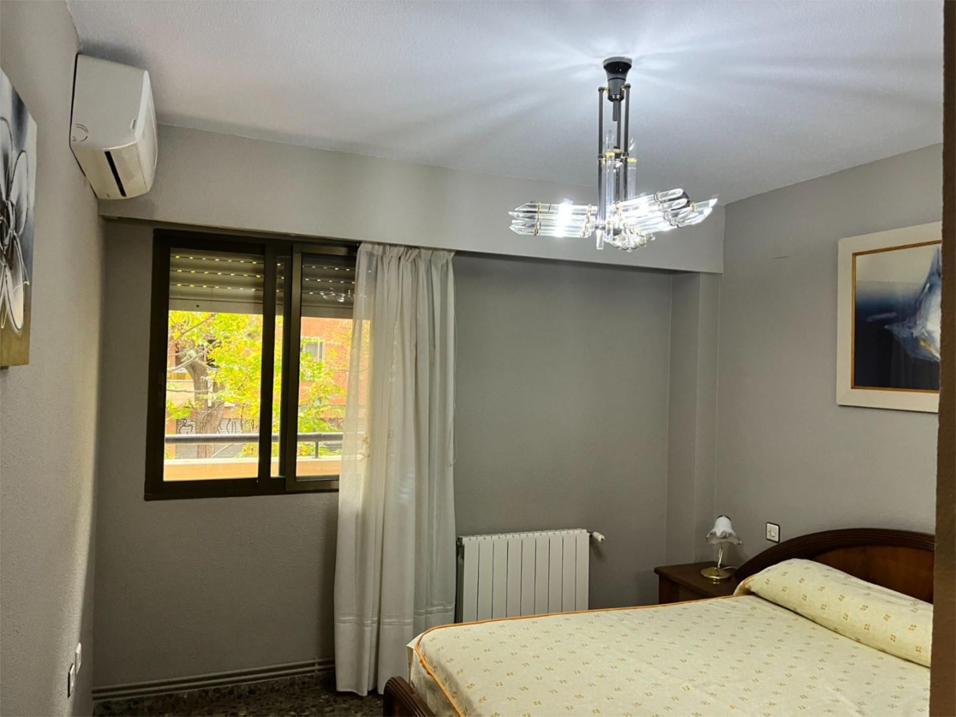 Flat to share in Carrer de la Puebla de Valverde, 7, Vara de Quart